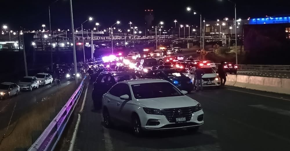 BLOQUEO EN EL AEROPUERTO DE GUANAJUATO TRAS DETENCIÓN