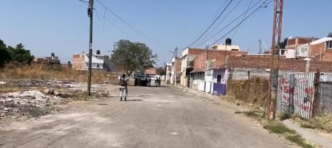 #Irapuato LOCALIZAN CUERPO CALCINADO EN LOTE BALDÍO  
