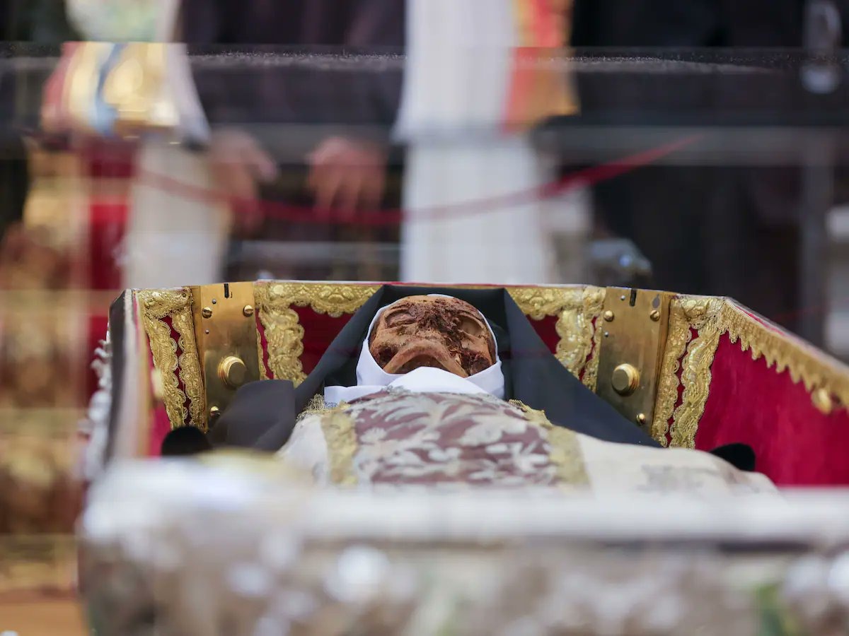 #Internacional EXPONEN CUERPO DE SANTA TERESA DESPUÉS DE 111 AÑOS