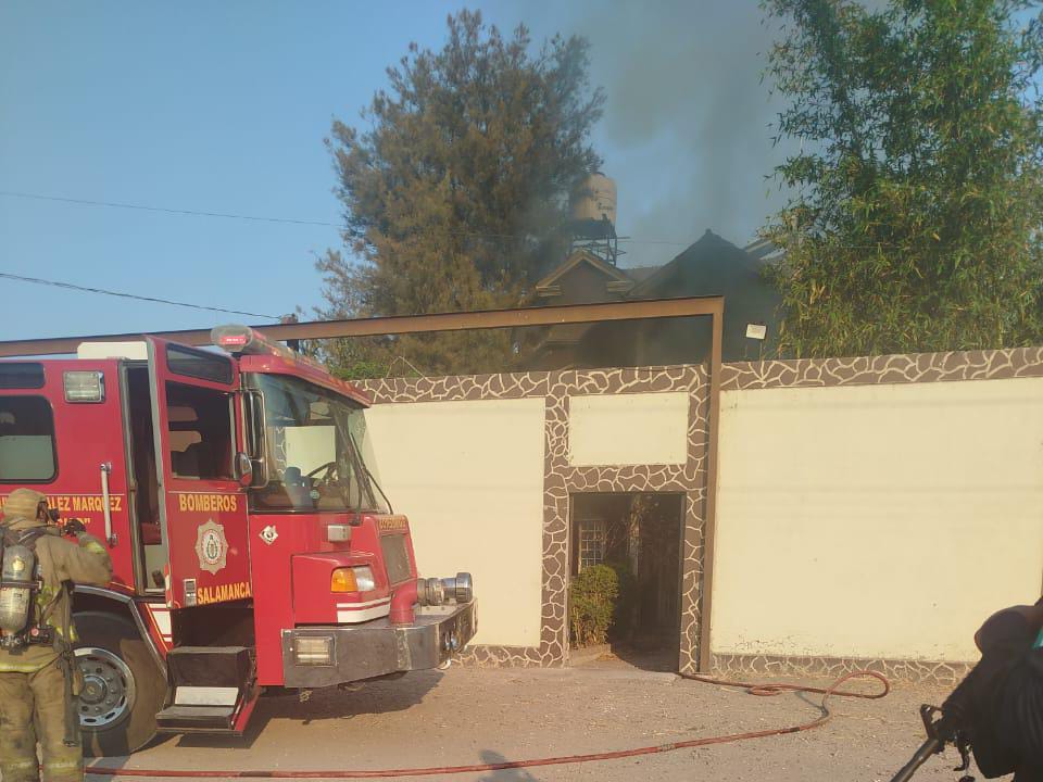 #Salamanca SE REGISTRA INCENDIO EN CASA DE LA COMUNIDAD SAN VICENTE DE FLORES
