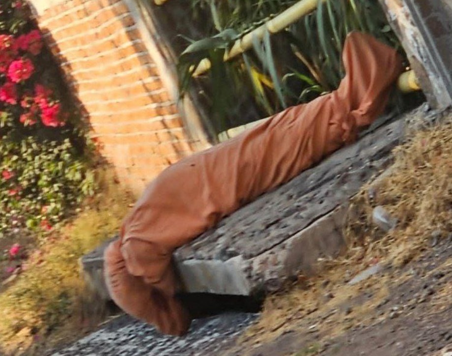 #Estatal LOCALIZAN CUERPOS DE DOS HOMBRES Y UNA MUJER EN LOS APASEOS