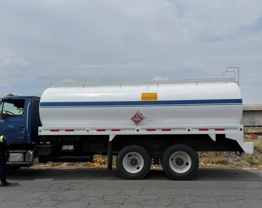 #Celaya DETIENEN A UNO POR TRASLADO ILEGAL DE COMBUSTIBLE, SOLO TIENE 18 AÑOS
