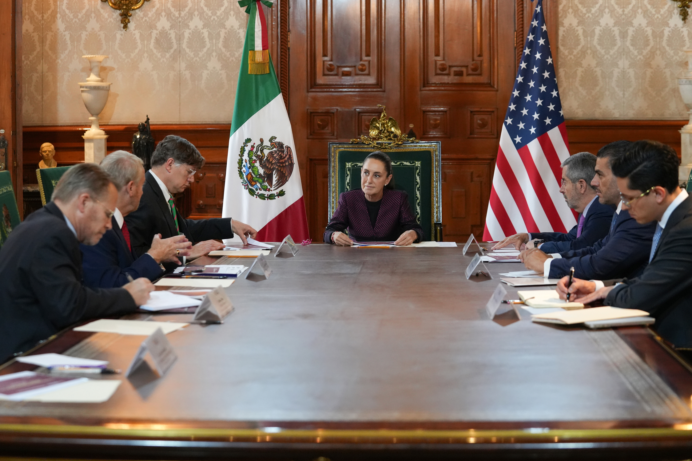 #Nacional CLAUDIA SHEINBAUM SE REÚNE CON SUBSECRETARIO DE ESTADO DE ESTADOS UNIDOS. HASTA EL MOMENTO NO SE HAN REVELADO LOS DETALLES