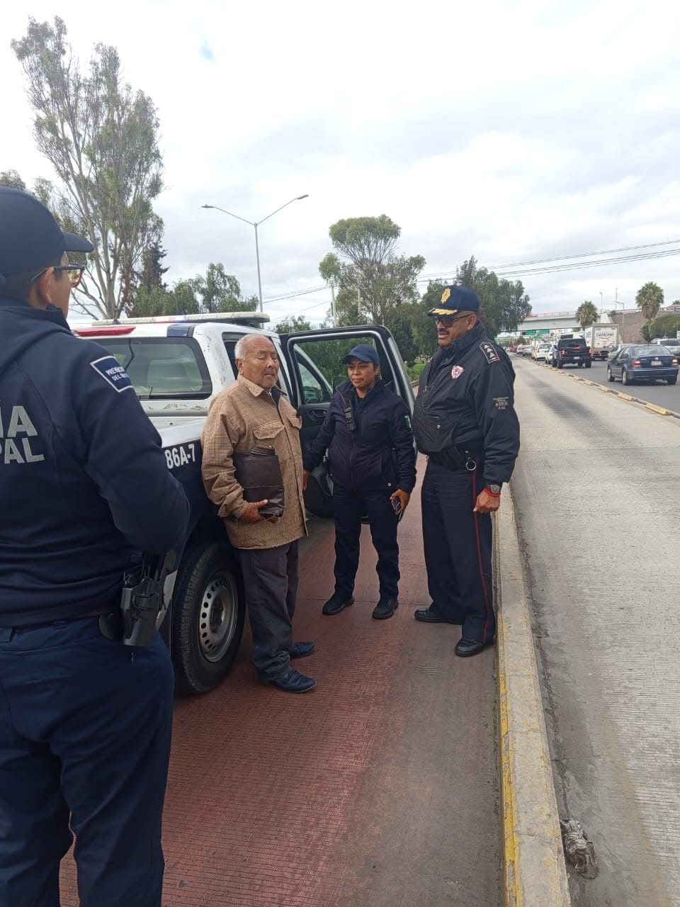 #Nacional ABANDONAN A ADULTO MAYOR TRAS SER ASALTADO POR TAXISTA EN PACHUCA
