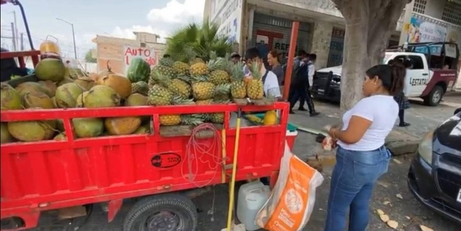 #Nacional #Puebla EL PIÑAS REGRESA A LA VENTA DE FRUTAS TRAS AGRESIÓN