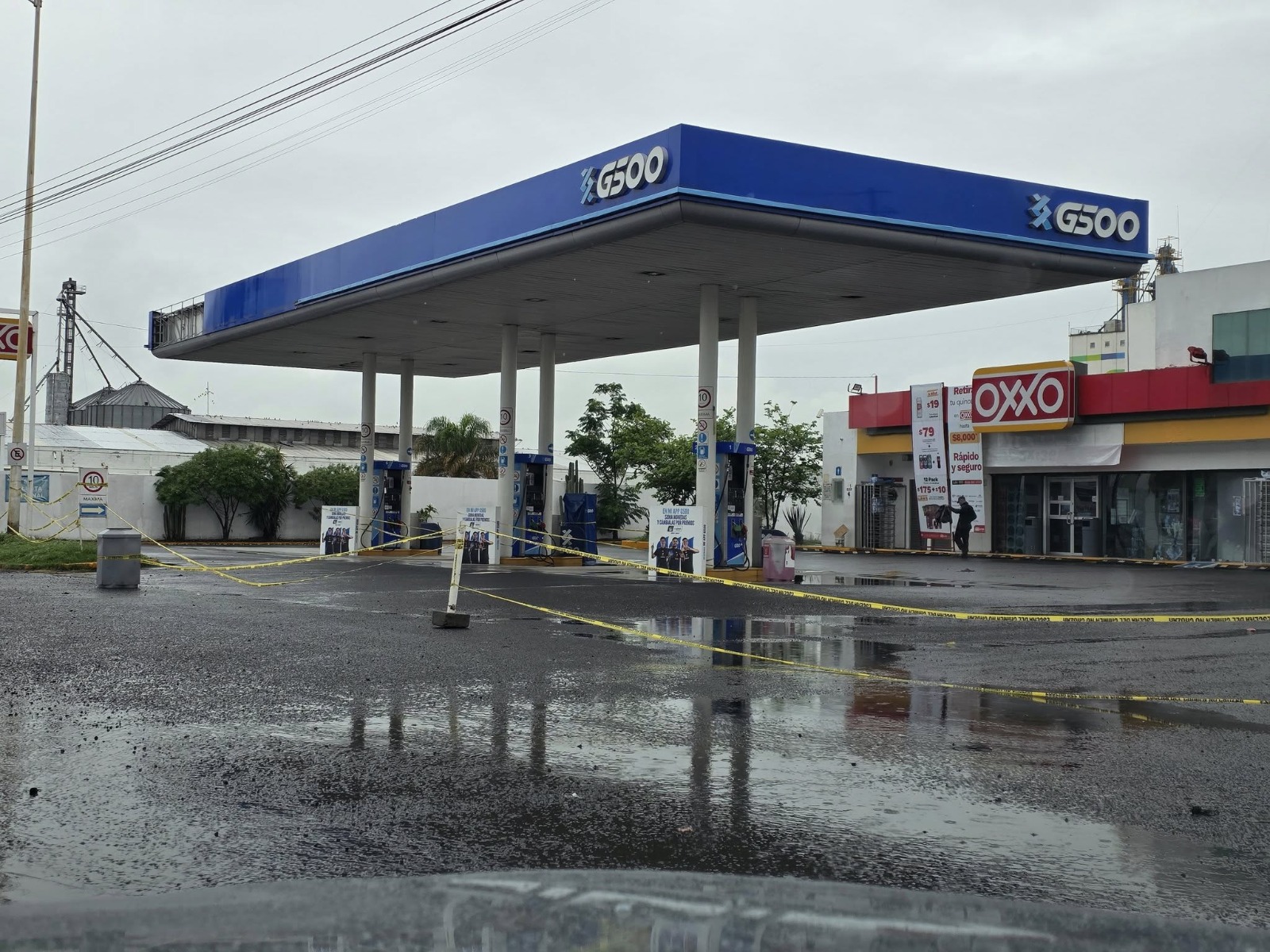 #Cortazar ASEGURAN GASOLINERA POR PRESUNTA VENTA DE HUACHICOL