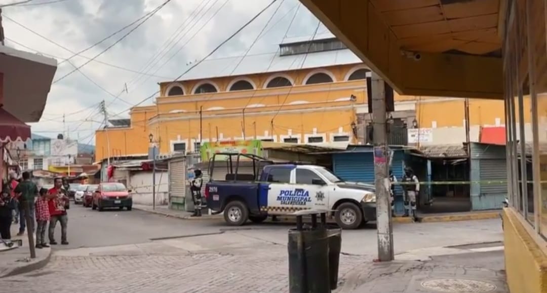 En pleno mercado de #Salvatierra abaten a tiros a dos comerciantes
