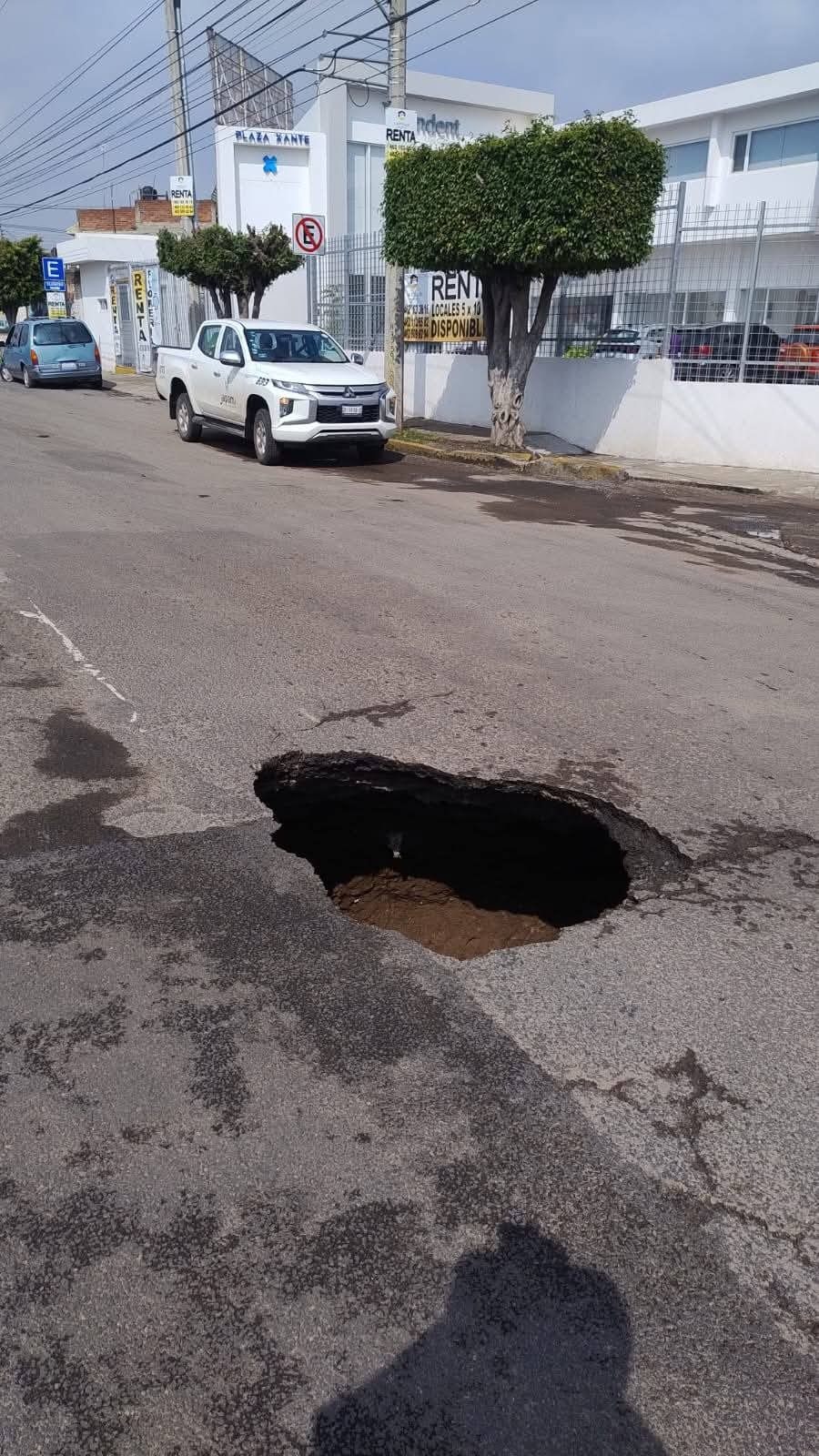 Se abre nuevo socavón en Paseo Irapuato