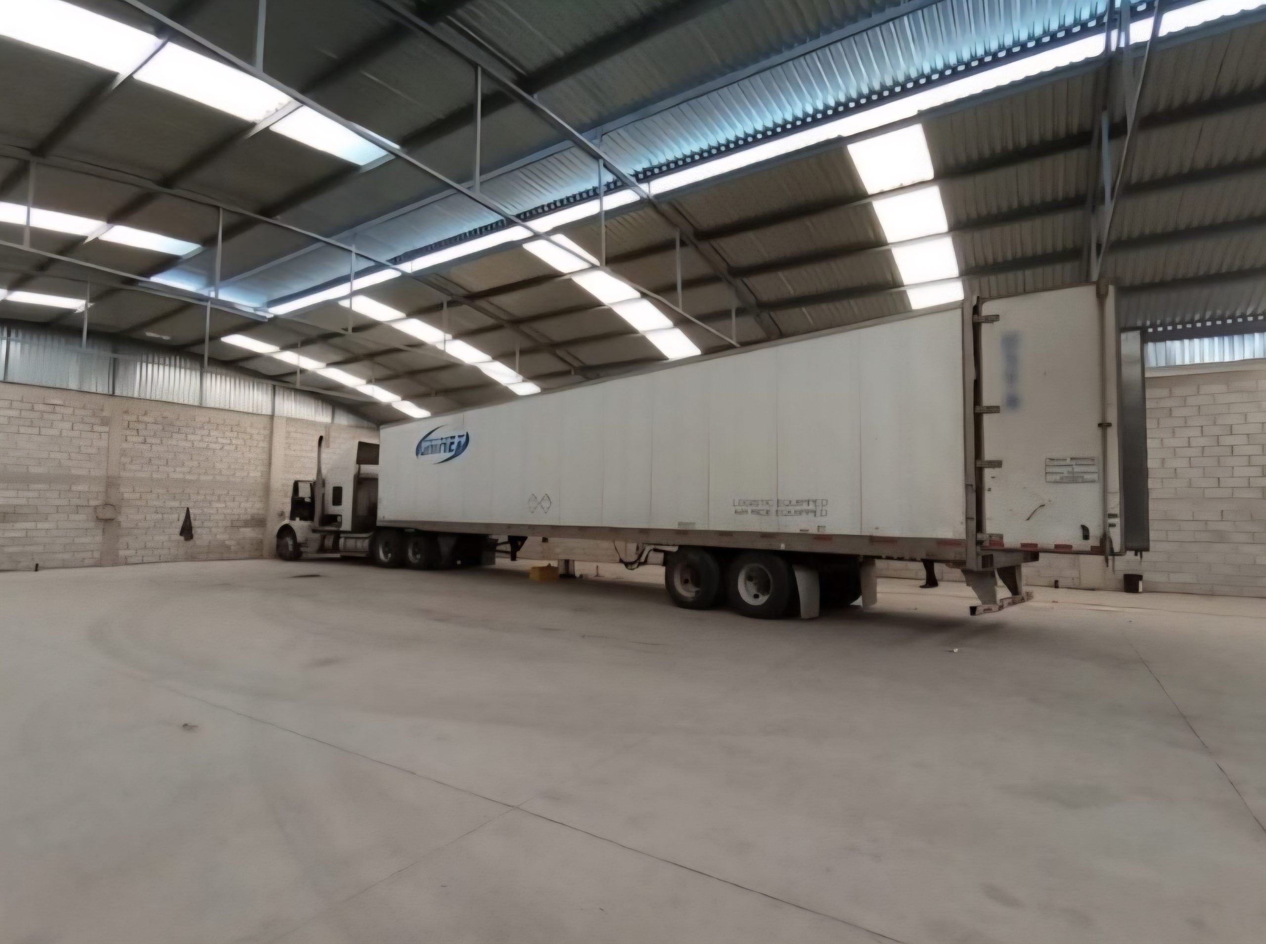 Aseguran más de 9 mil botellas de tequila de alta gama en Dolores Hidalgo