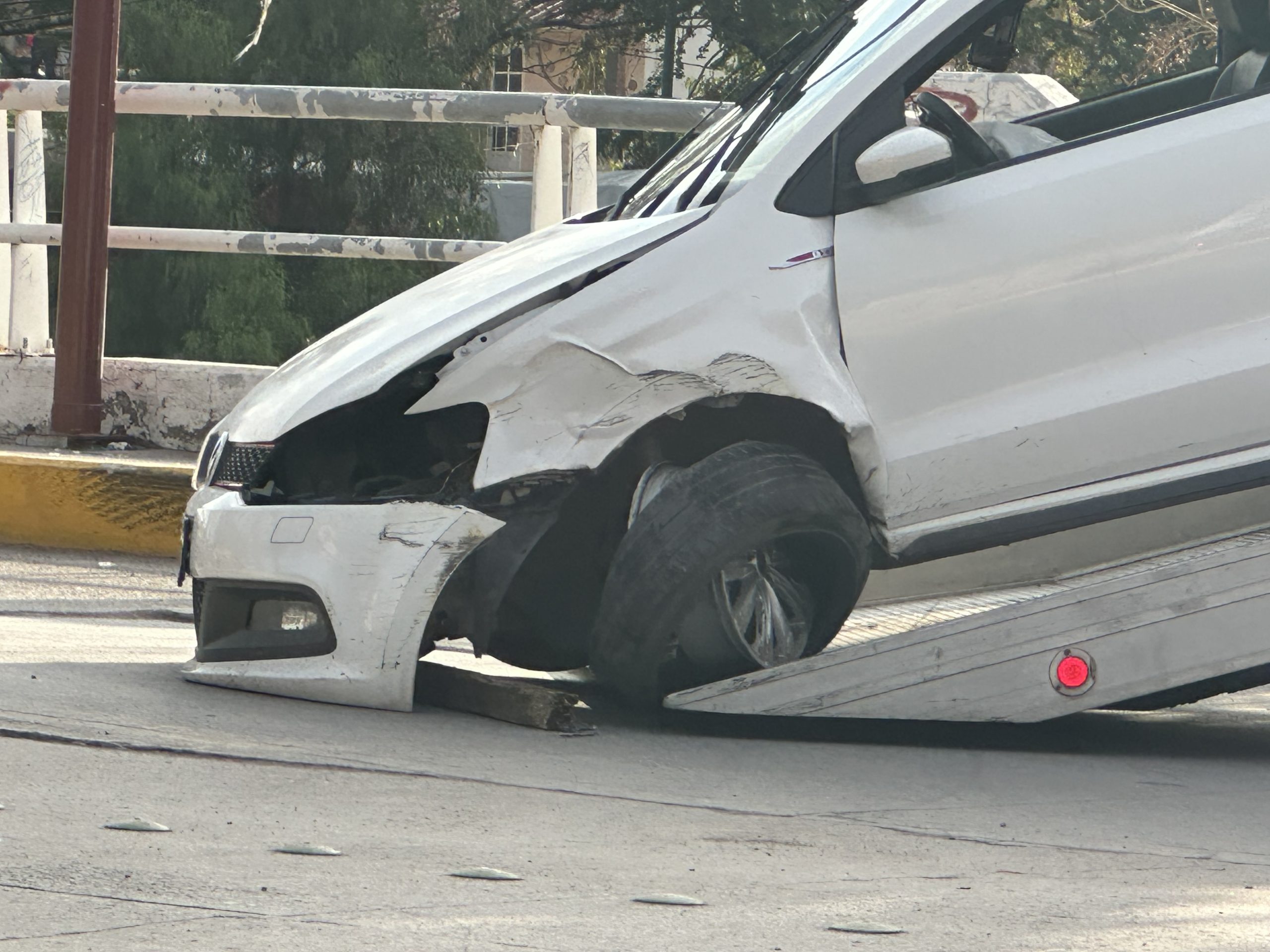 #Salamanca En un segundo accidente durante el domingo, choca vehículo en Puente de Nativitas