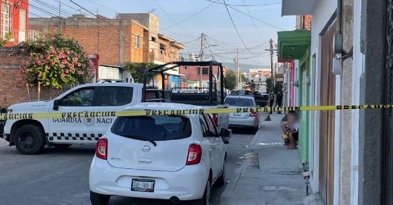 #Irapuato Ataque armado deja un masculino sin vida y a un centroamericano presuntamente privado de la libertad