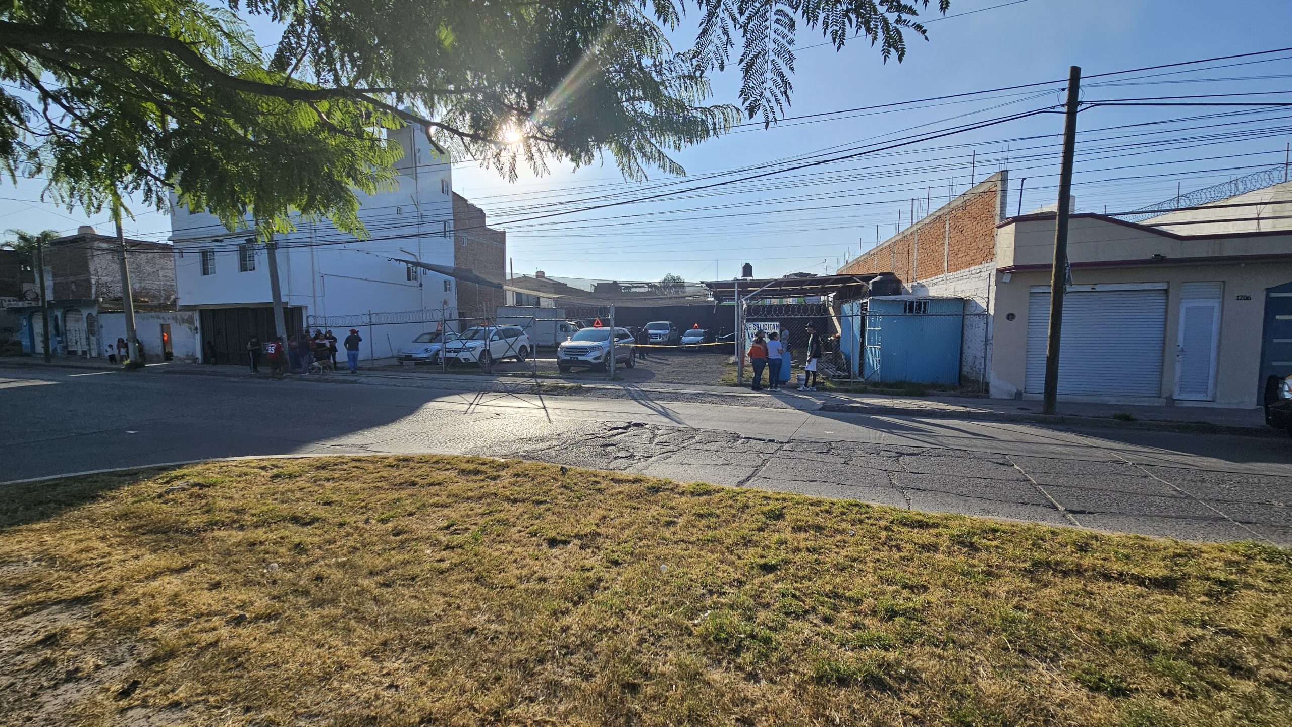 🔴 #Salamanca #Policíaca 2 masculinos lesionados por impacto de proyectil de arma de fuego en Avenida Cazadora