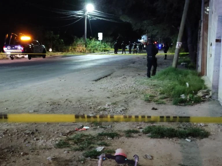 💥 Incendian camioneta con persona en su interior tras ataque armado en Irapuato