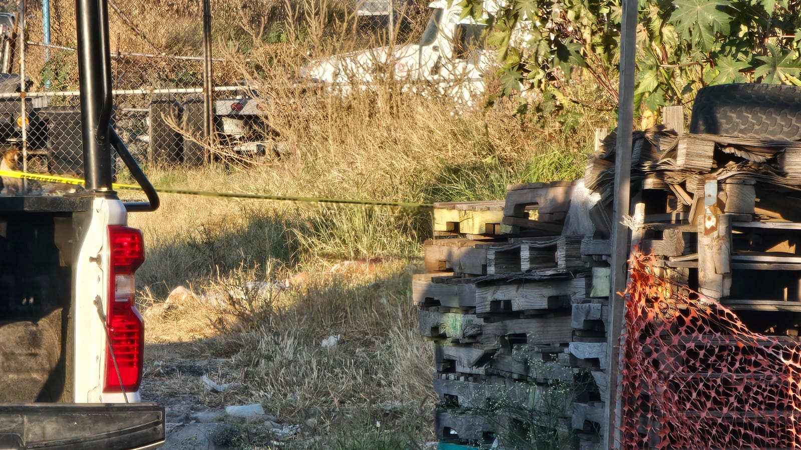 Localizan el cuerpo decapitado de una mujer a un costado de la Carretera Federal 45 en Salamanca