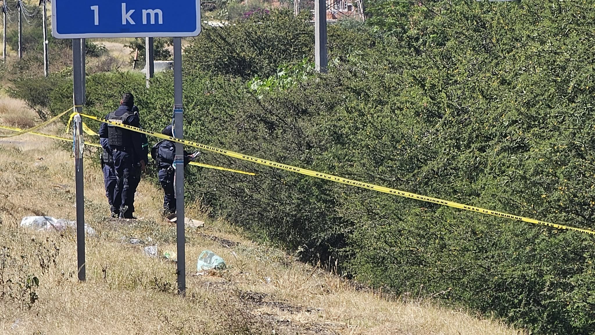 #Salamanca #Policíaca Localizan cuerpo sin vida a un costado de la Carretera Federal #45