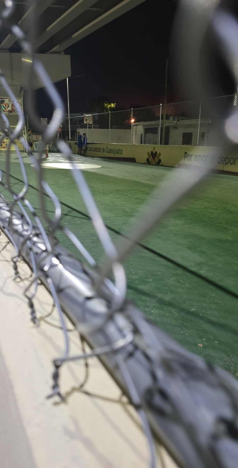 #Salamanca Ciudadanos piden reparación del alumbrado en canchas de Héroes de Cananea