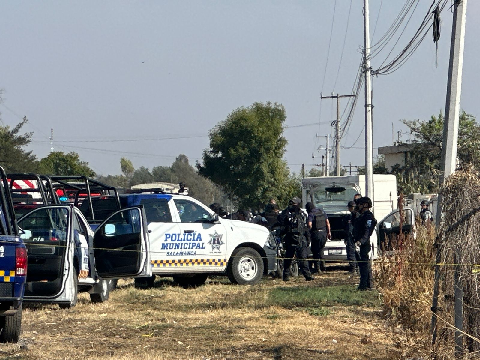 Al menos dos hombres fueron detenidos tras persecución por un presunto secuestro en la carretera #Salamanca-Villagrán. Se presume que ambos resultaron lesionados