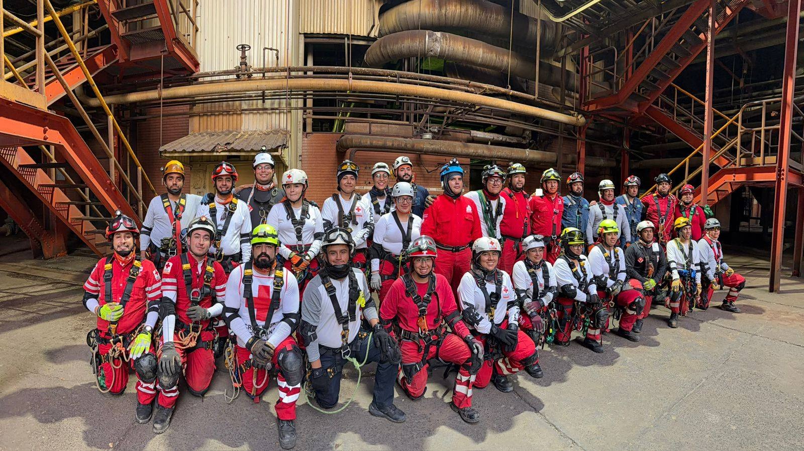 💥 Rescatistas de Cruz Roja Salamanca logran 100 % de acreditación en curso nacional de rescate vertical