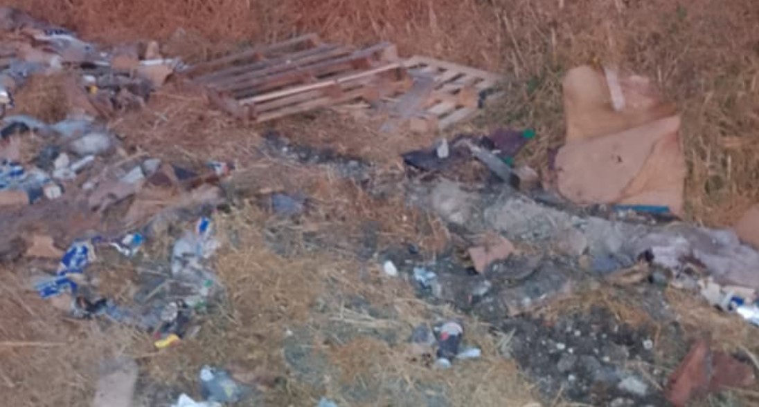 La basura sigue sin dar tregua. En #Salamanca siguen reportando tiraderos clandestinos originados bajo supuesta impunidad de las autoridades