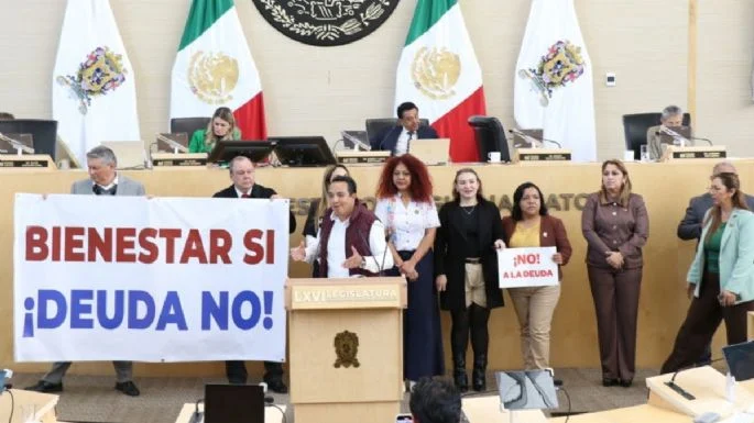 Congreso de #Guanajuato aprueba deuda de 8 mil millones de pesos entre protestas