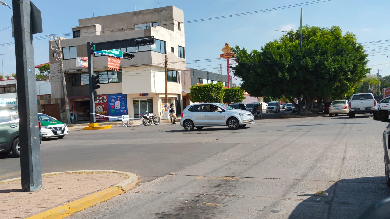 Calles cerradas por CMAPAS generan molestia en vecinos y conductores