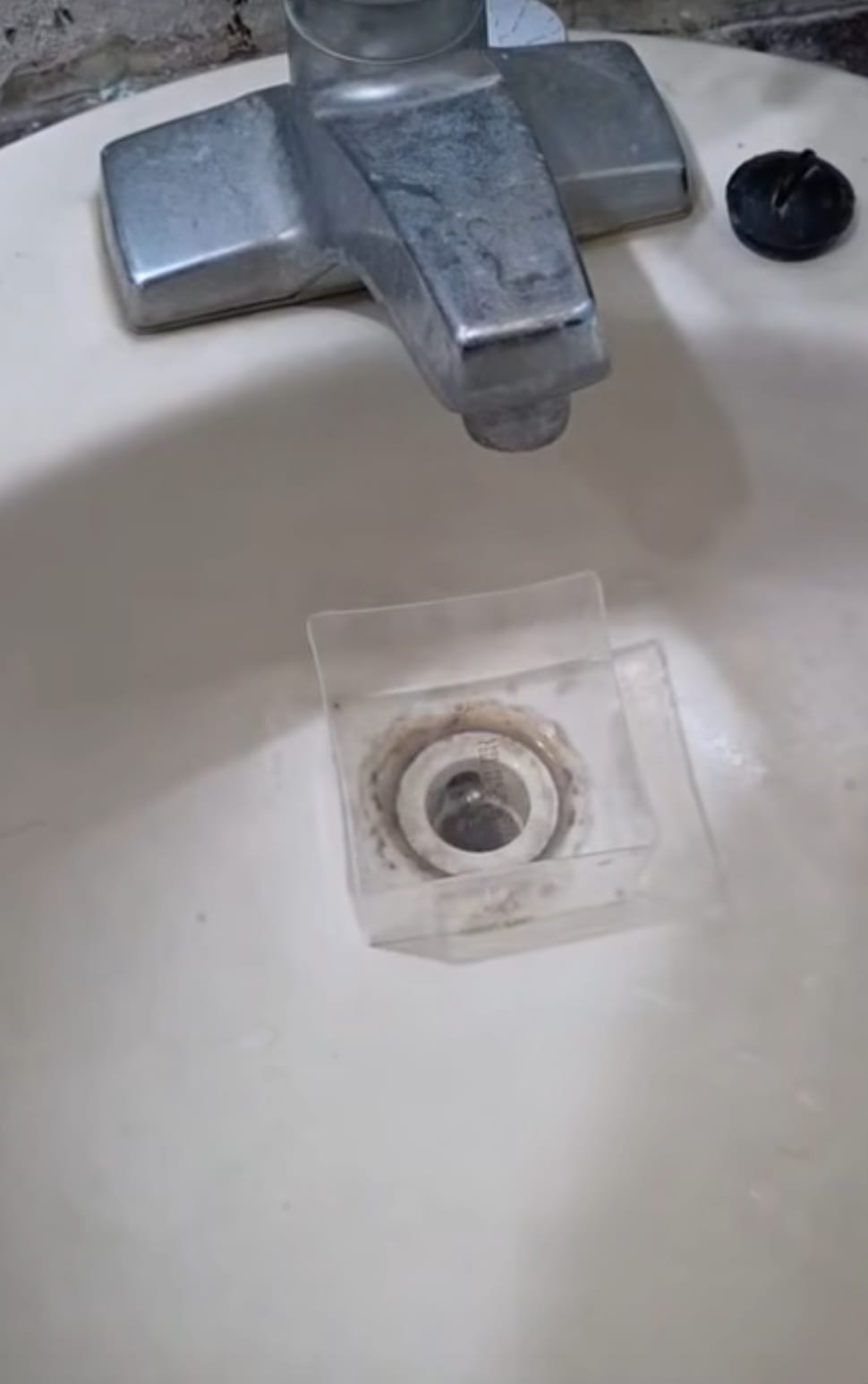 Vecinos de la zona oriente de #Salamanca, denuncian falta de agua y omisión de CMAPAS