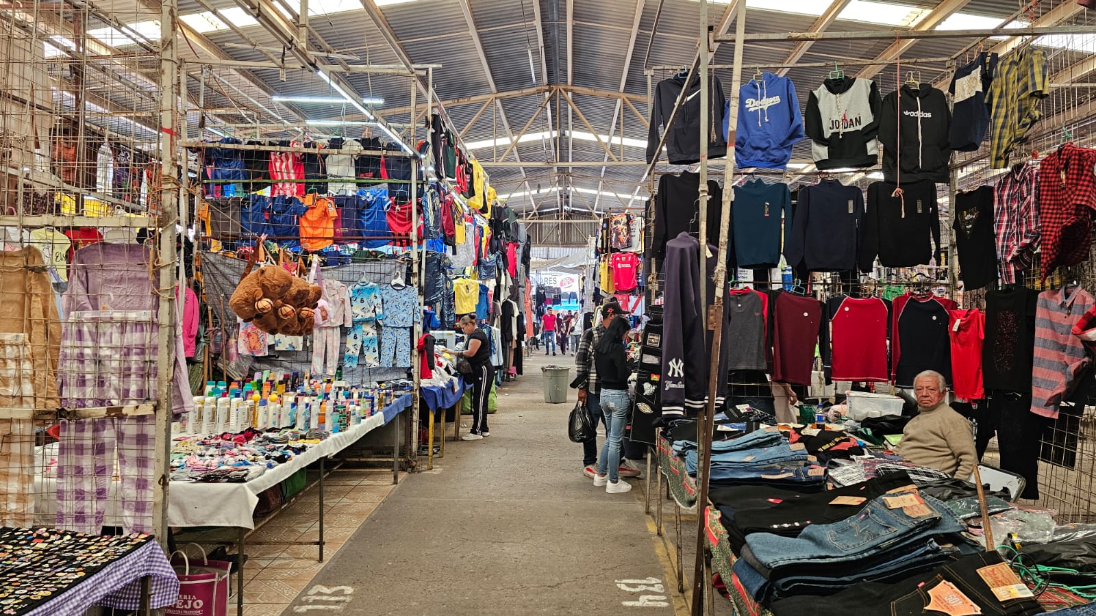 #Salamanca Temor e inseguridad podrían ser factores influyentes en las bajas ventas del tianguis Solidaridad, aseguran comerciantes