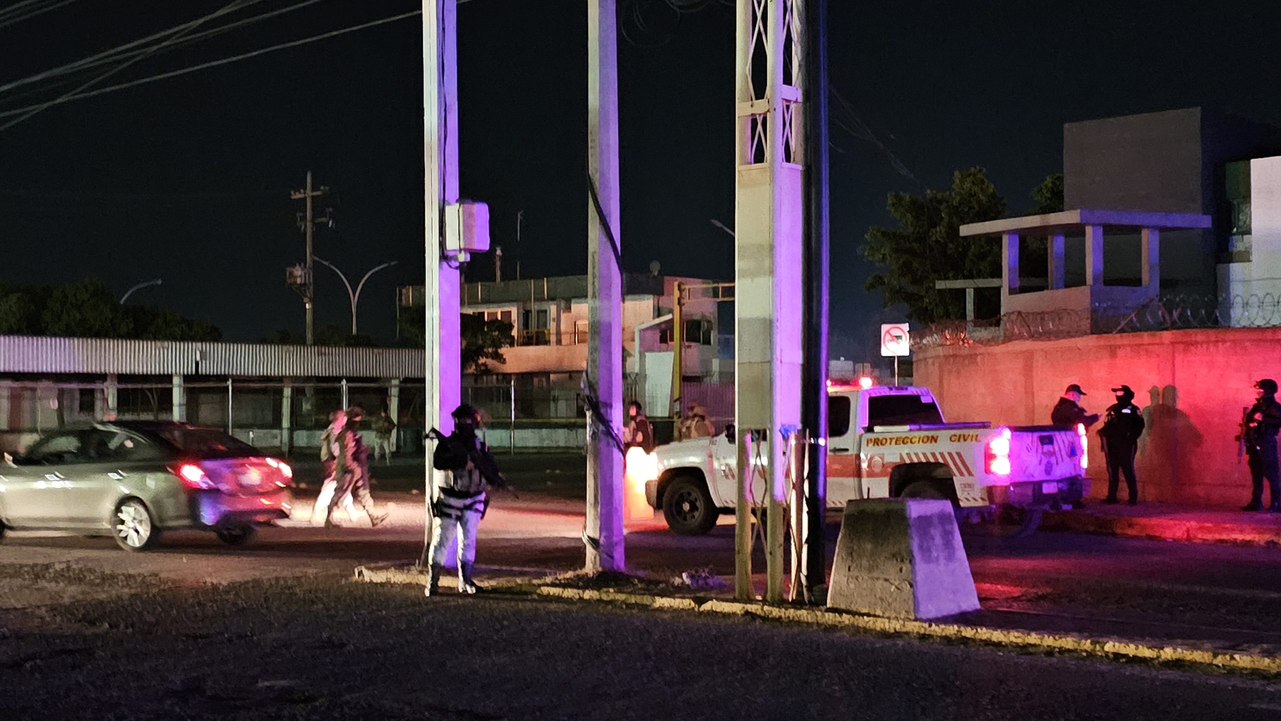 Localizan supuesto artefacto explosivo en inmediaciones de la Puerta 4 de Pemex, en #Salamanca