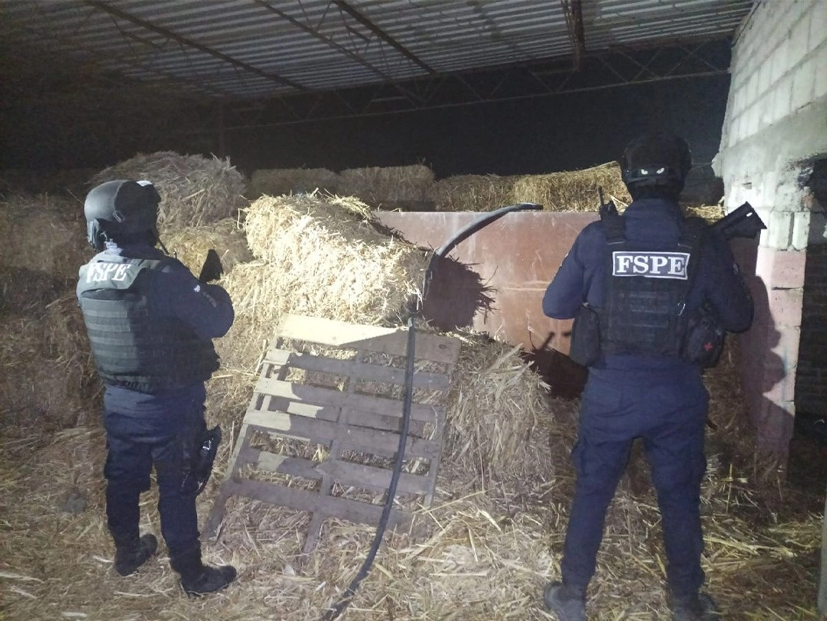 #Celaya Aseguran 13 mil litros de supuesto huachicol en toma clandestina