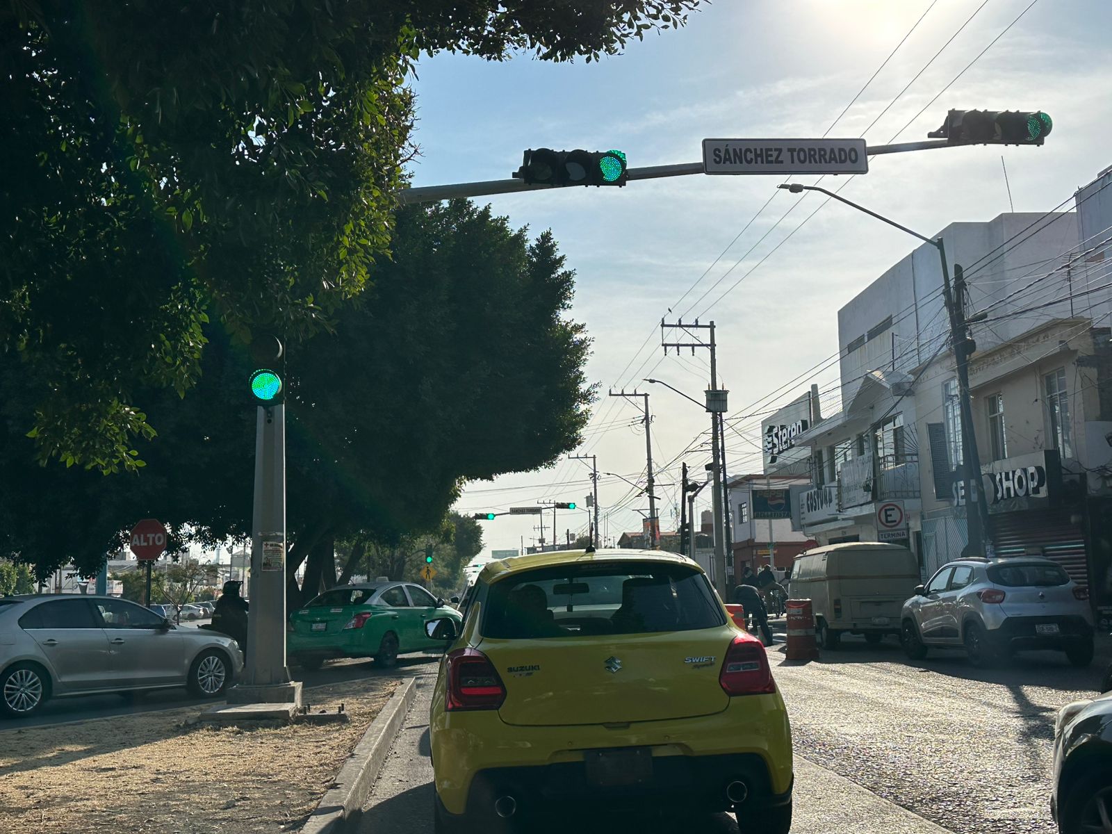Mala planeación de mantenimiento genera caos vial en una de las principales avenidas de #Salamanca