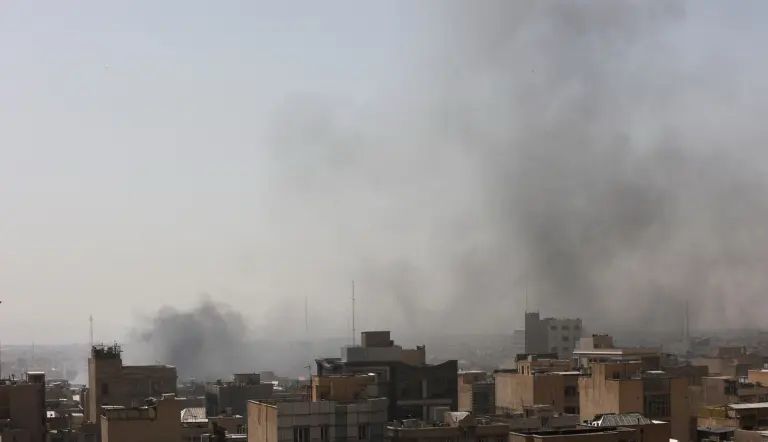 Medio Oriente al borde de la guerra: EE.UU. e Israel atacan a Irán y Teherán responde con misiles