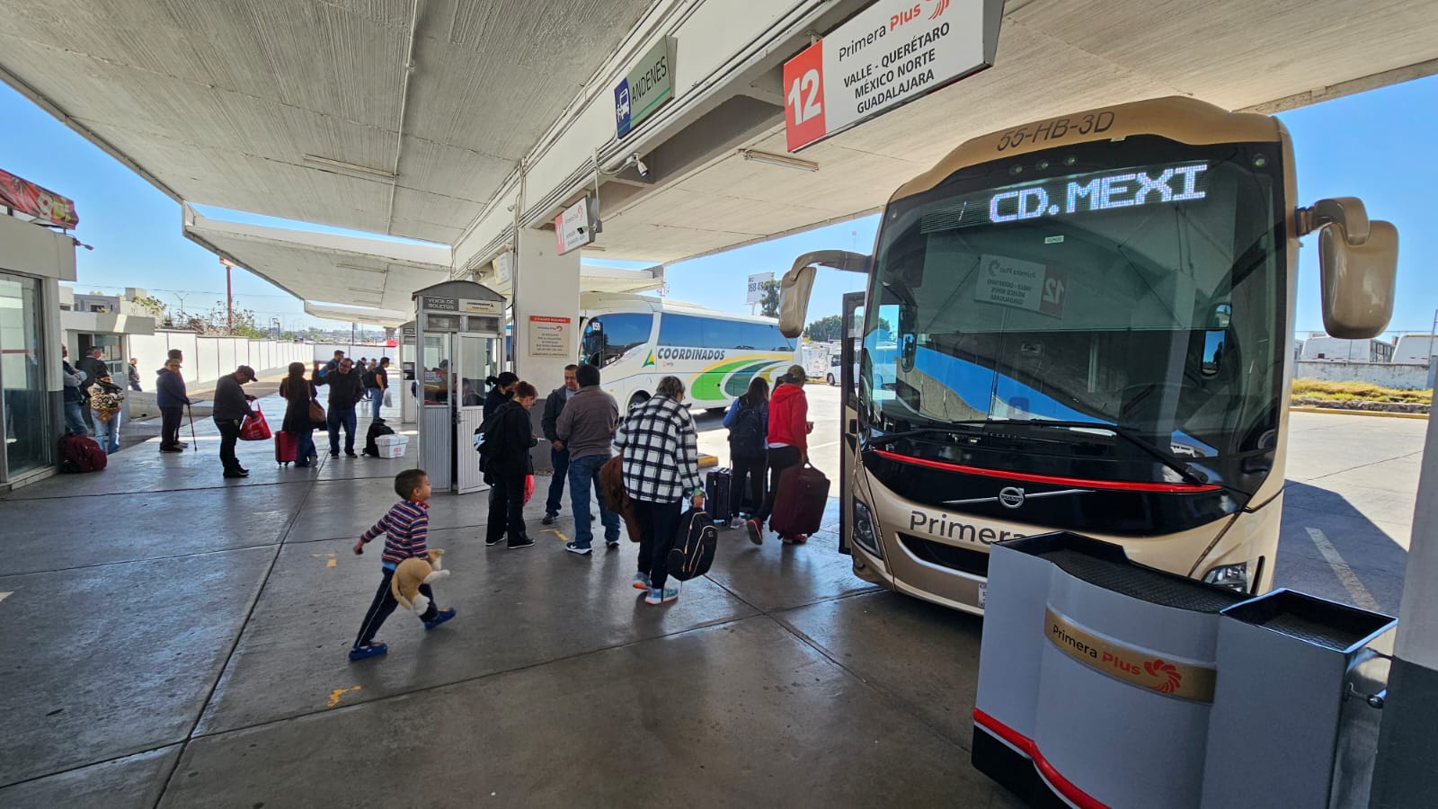 Regresan las salidas de camiones en la Central de Autobuses de #Salamanca después de domingo de bloqueos