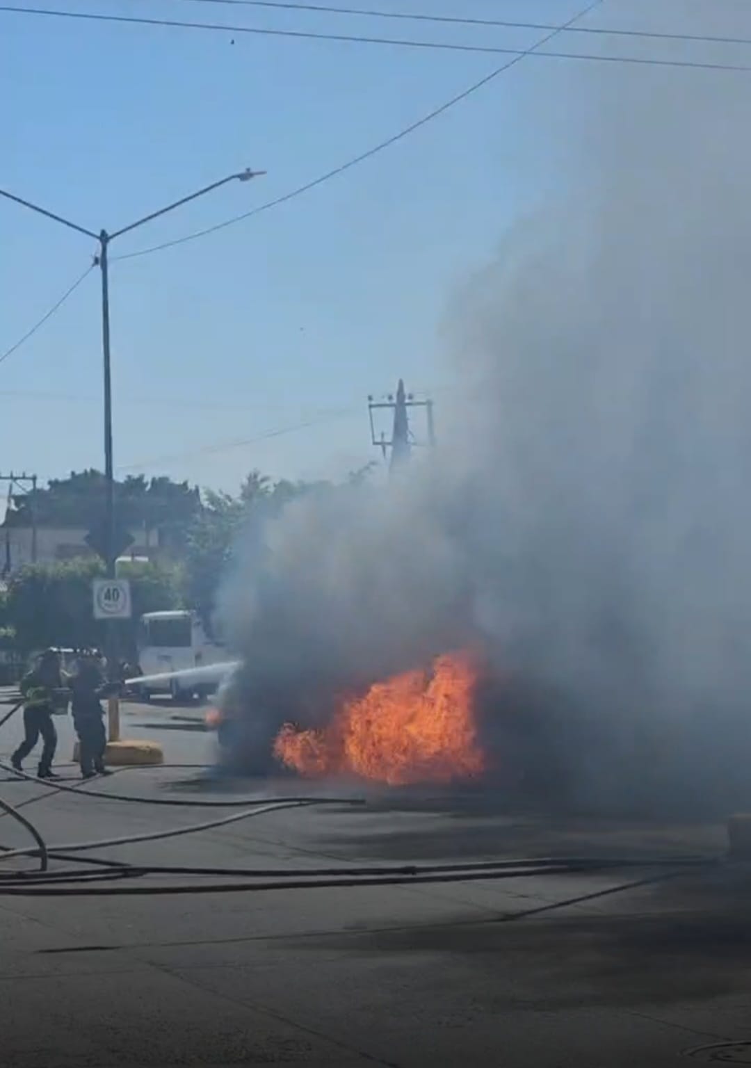 Sociedad salmantina reconoce el heroísmo de los bomberos tras domingo de ataques y quemas