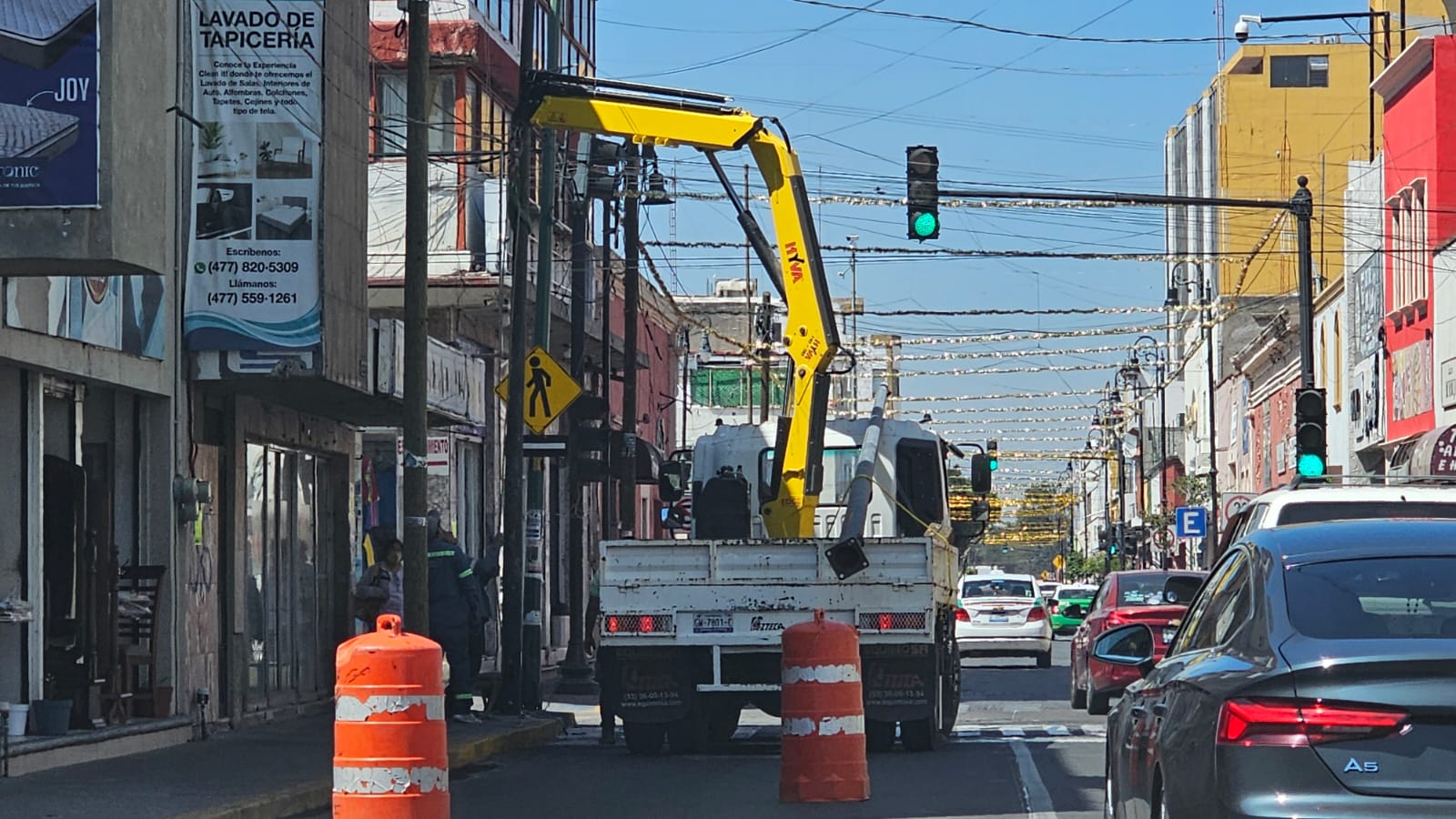 #Salamanca Trabajos en vialidades continúan en horario pico, ciudadanos cuestionan maniobras riesgosas