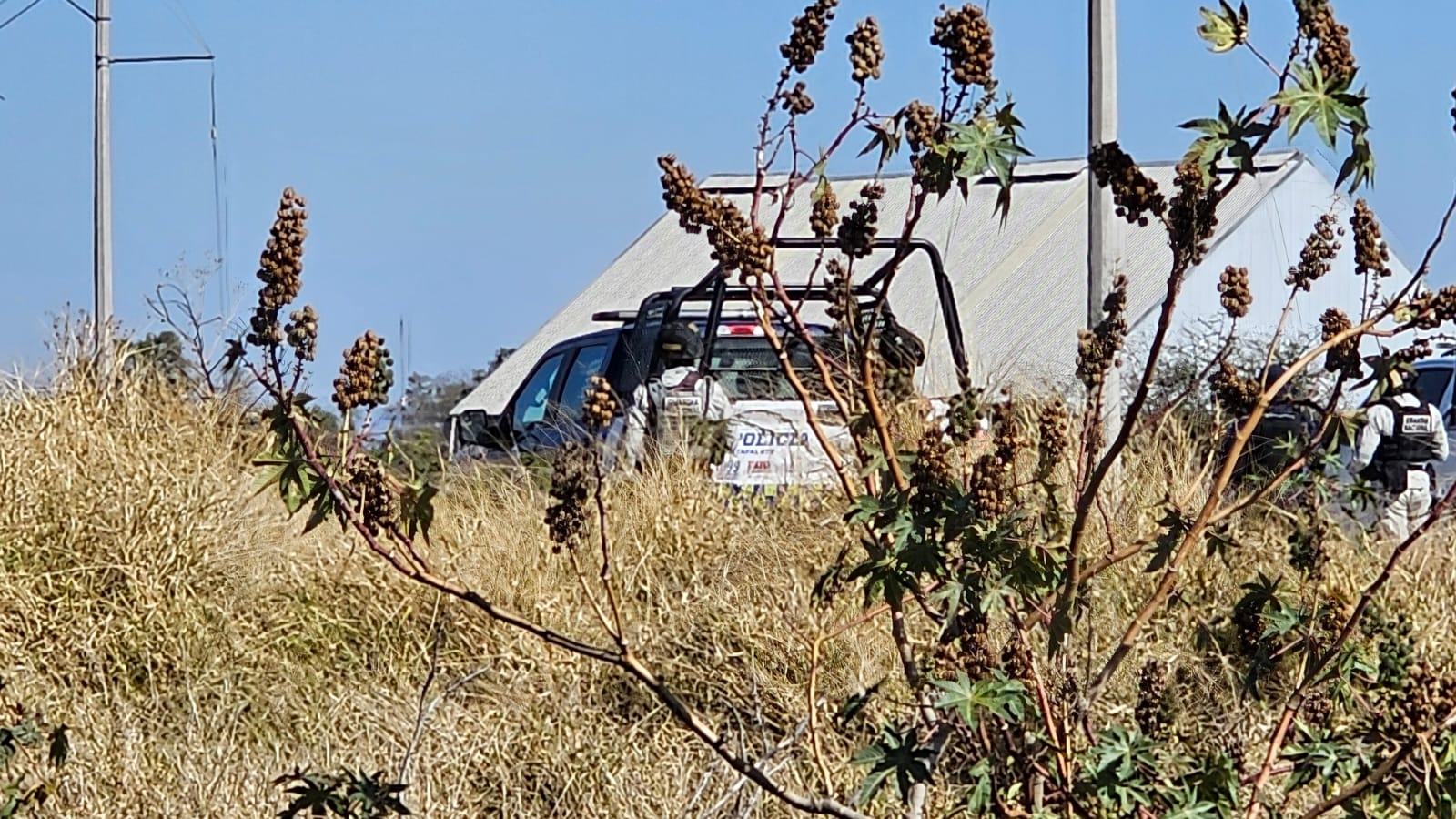 Hallan cuerpo de una persona al interior de un canal cercano a la colonia La Cruz, en #Salamanca
