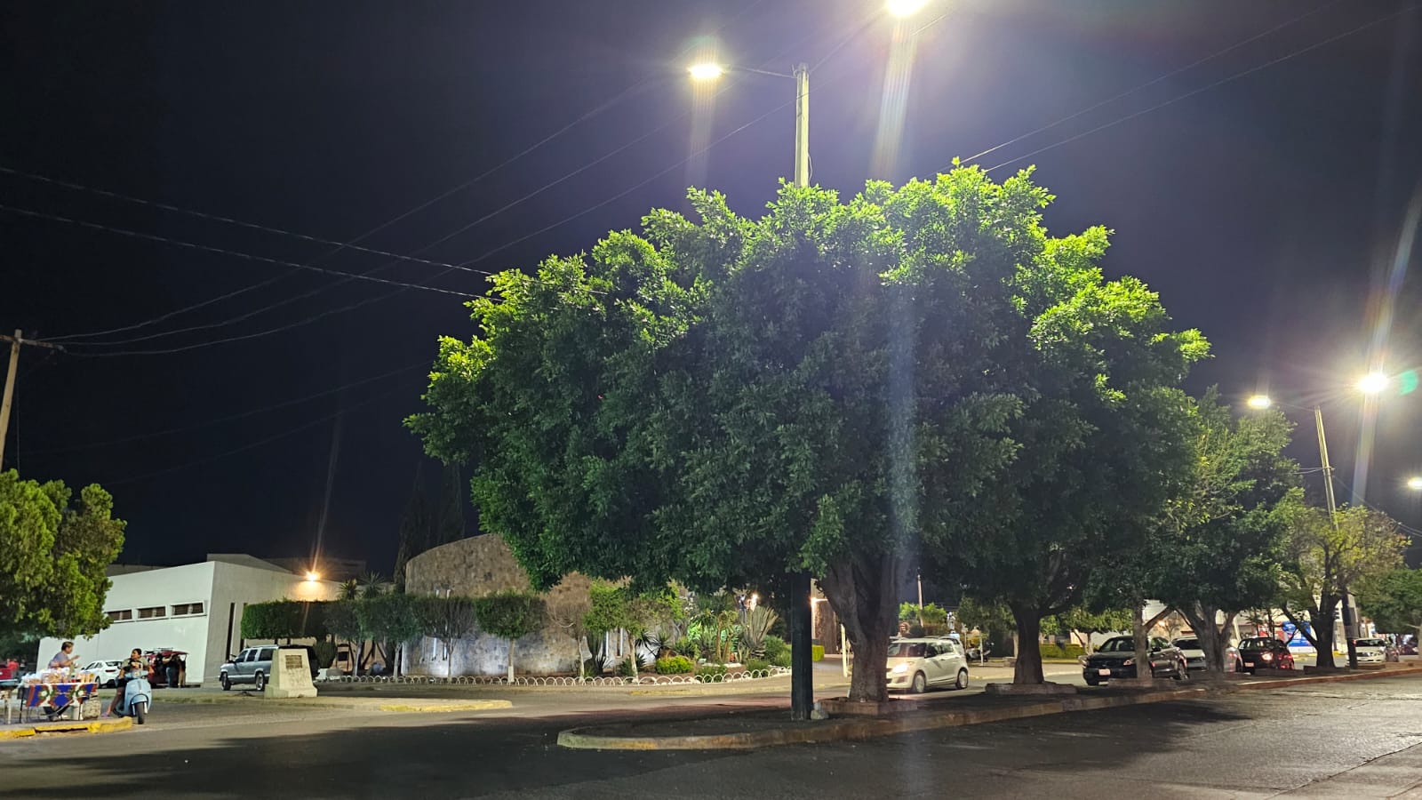 Roban camioneta frente al Sagrado Corazón, en #Salamanca