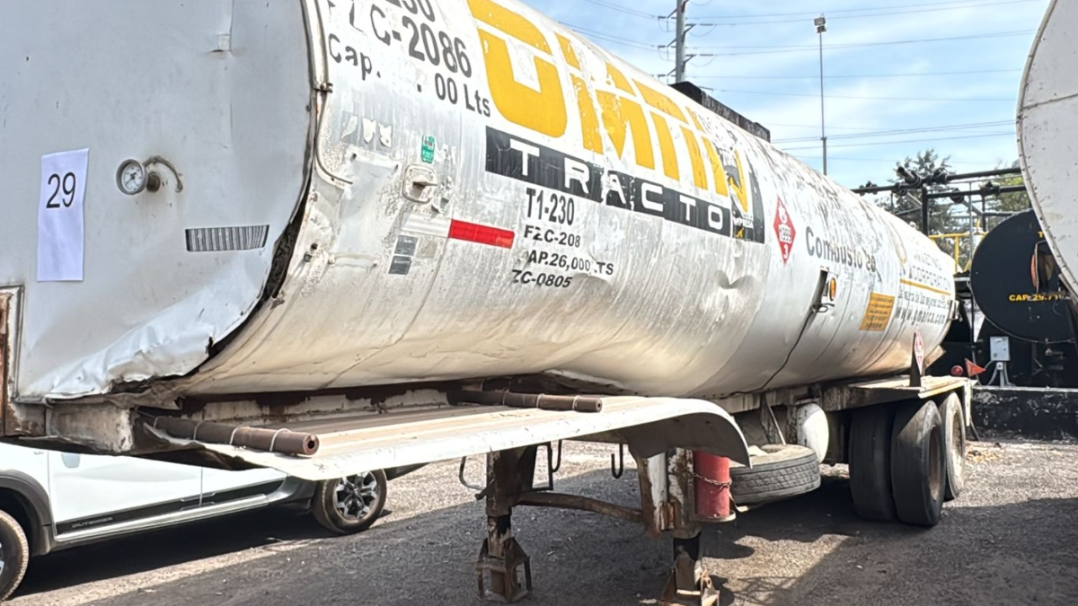 Autoridades federales y estatales aseguran 455 mil litros de combustible robado en #Salamanca, #Celaya e #Irapuato
