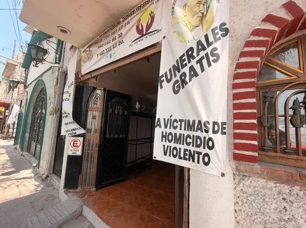Funerarias lucran con el dolor en #Guanajuato al prometer funerales gratuitos cuando son pagados con recursos públicos