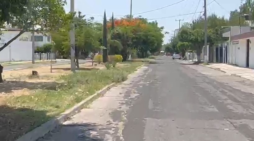 Baches y parches invaden las calles de la colonia Bellavista, en #Salamanca. Poza Rica y Choapas de las más afectadas; vecinos piden intervención URGENTE ‼️