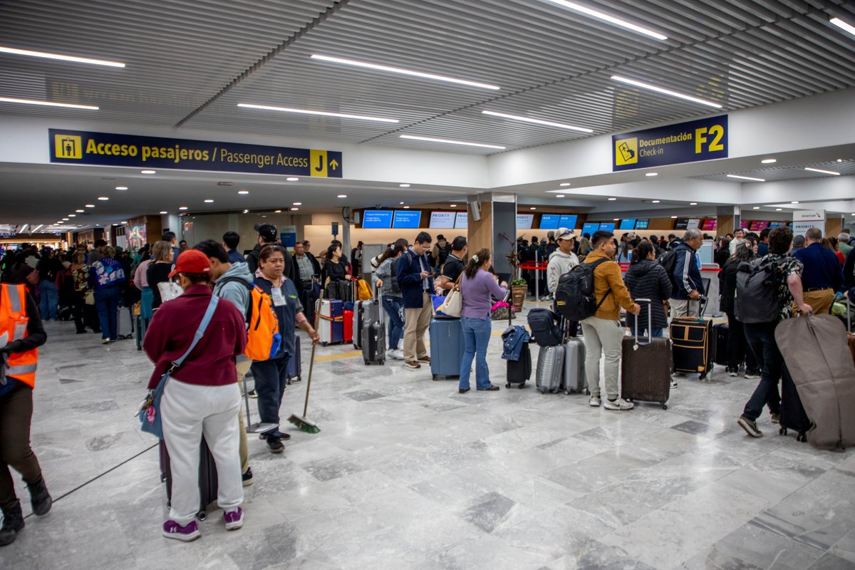 #Nacional Falsa amenaza de bomba en vuelos de Vivaerobus genera caos en el AICM
