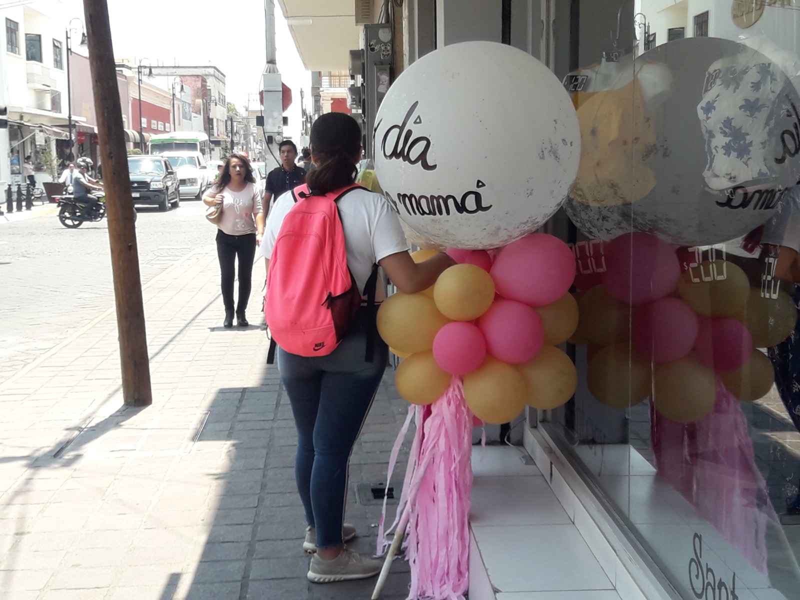 Comerciantes salmantinos reportan ventas bajas pese a temporada «alta» por el día de las madres