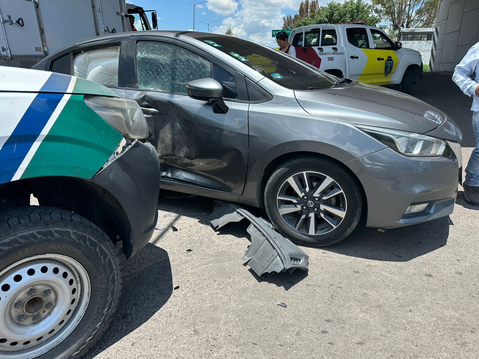 Accidente vial en la zona Sur de #Salamanca deja daños materiales