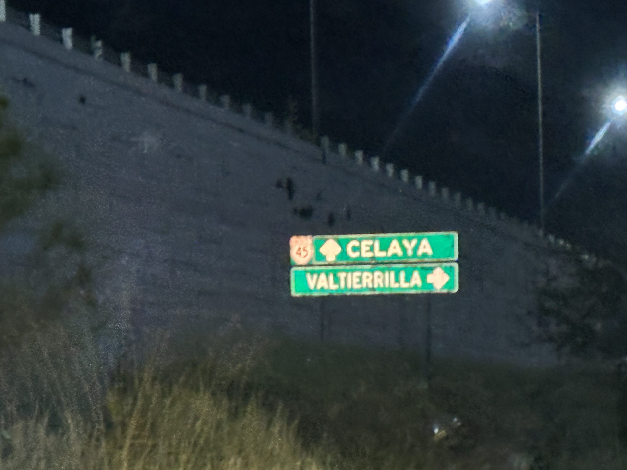 Riña en Valtierrilla deja al menos una persona lesionada y moviliza a cuerpos de emergencia