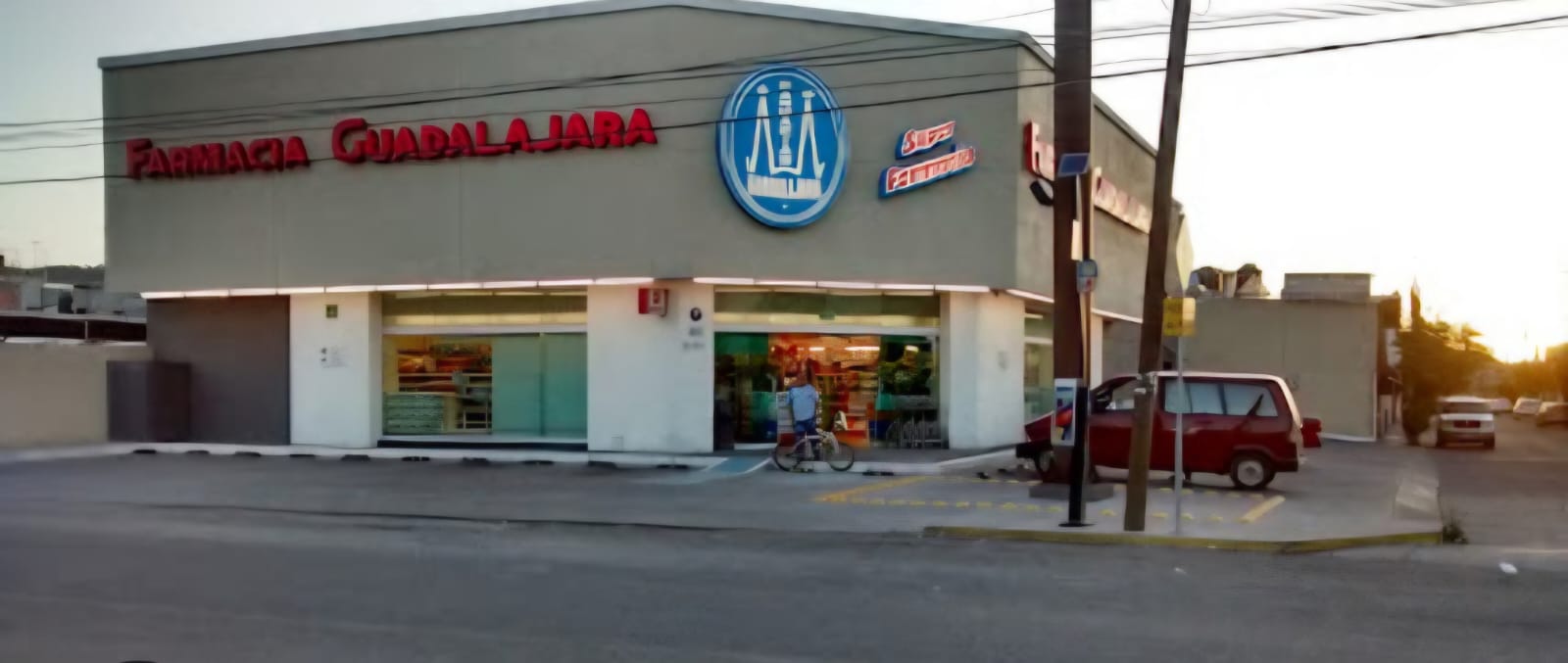 Farmacias reducen horario en Salamanca por cuotas de Fiscalización; ciudadanos alertan impacto en salud y comercio