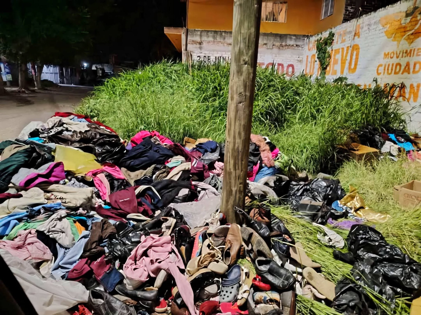 #Salamanca Vecinos de la colonia Ampliación San José denuncian tiradero de ropa