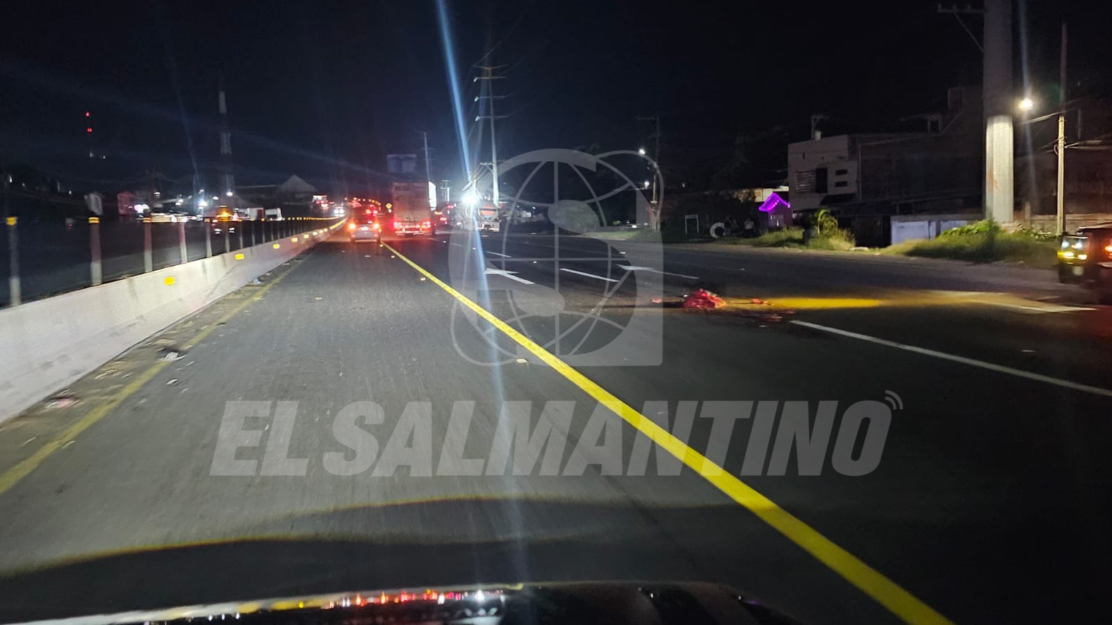 Una persona muere atropellada en el Libramiento Sur de #Salamanca