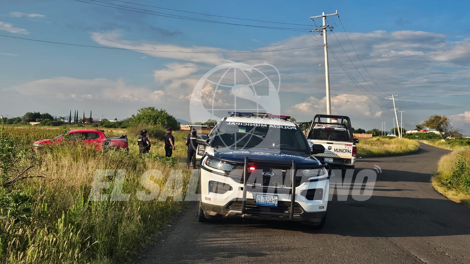 Camioneta se incendia en Pedregal de San Juan de Razos, #Salamanca