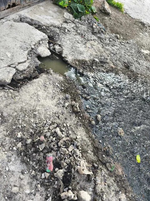 Vecinos de Loma de Flores en #Salamanca, piden reparar drenaje colapsado