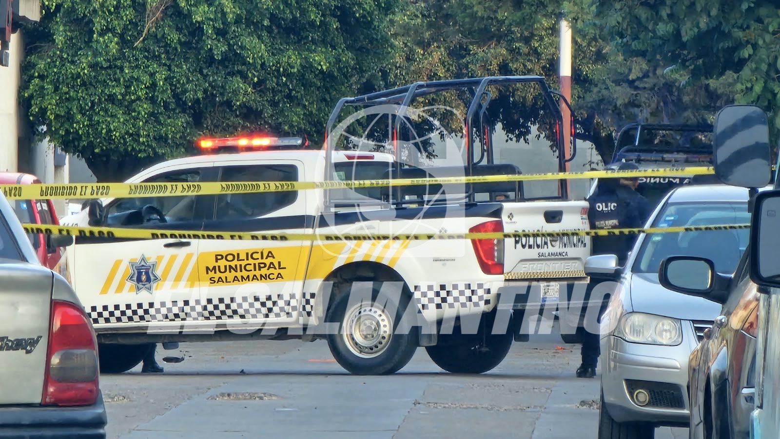 Ataque armado en la colonia San Isidro, #Salamanca, deja un hombre muerto en la calle Apaseo