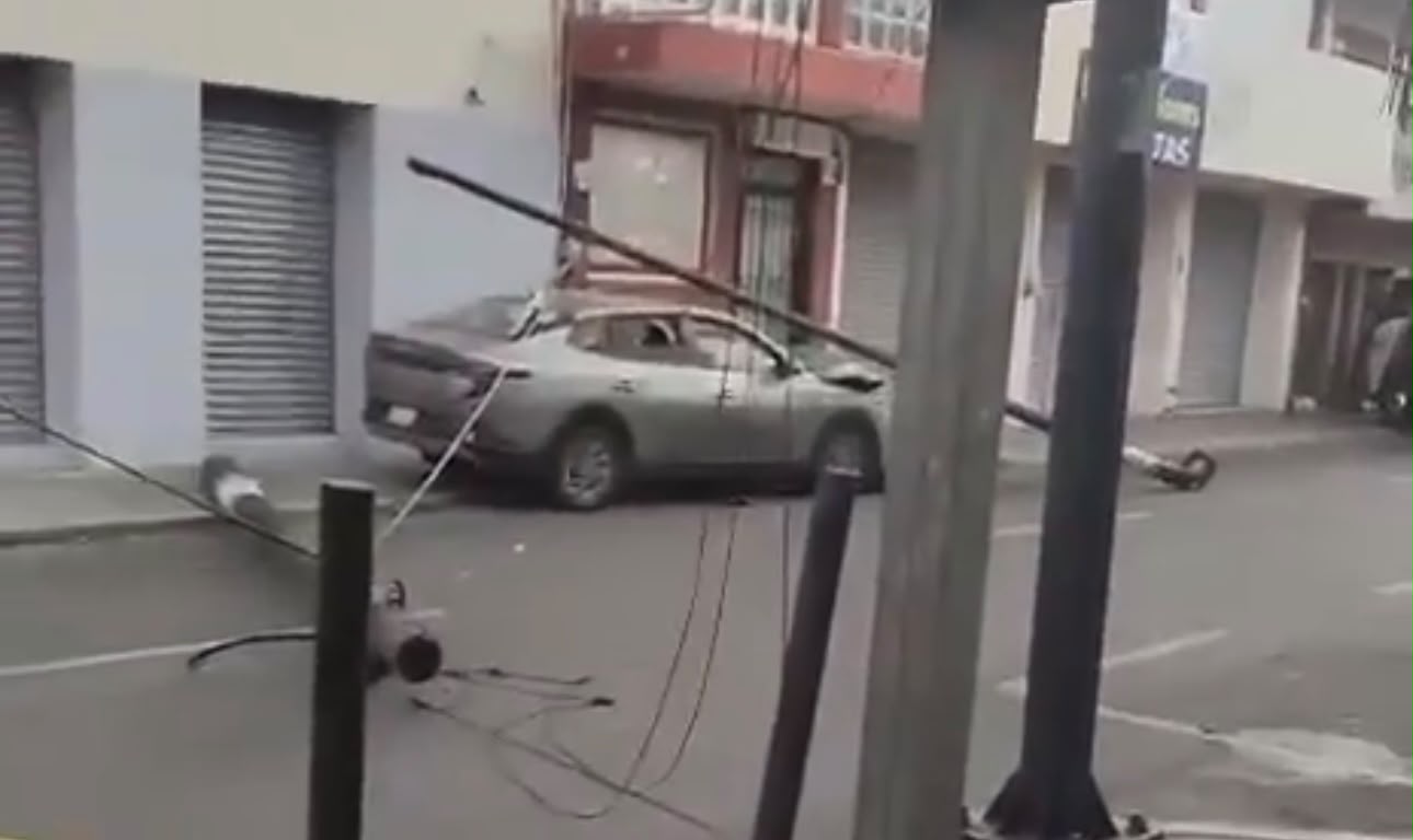 Accidente vial en la Zona Centro de #Salamanca, deja al menos 3 cruces sin semáforos 